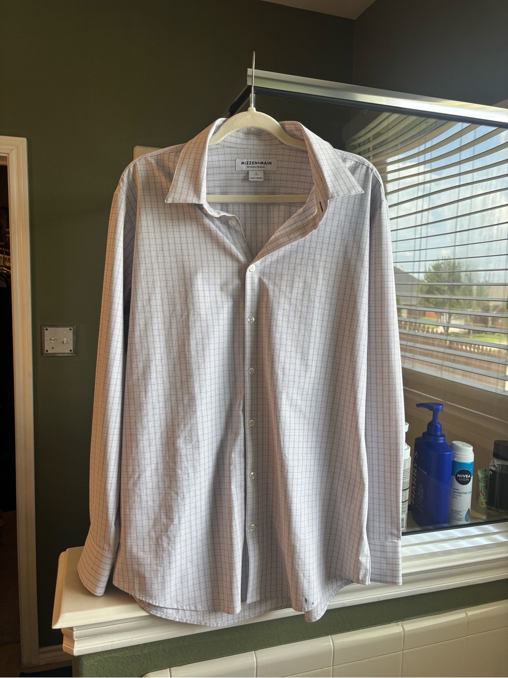 Mizzen+Main White Dress Shirt with Blue and Pink Windowpane Checks